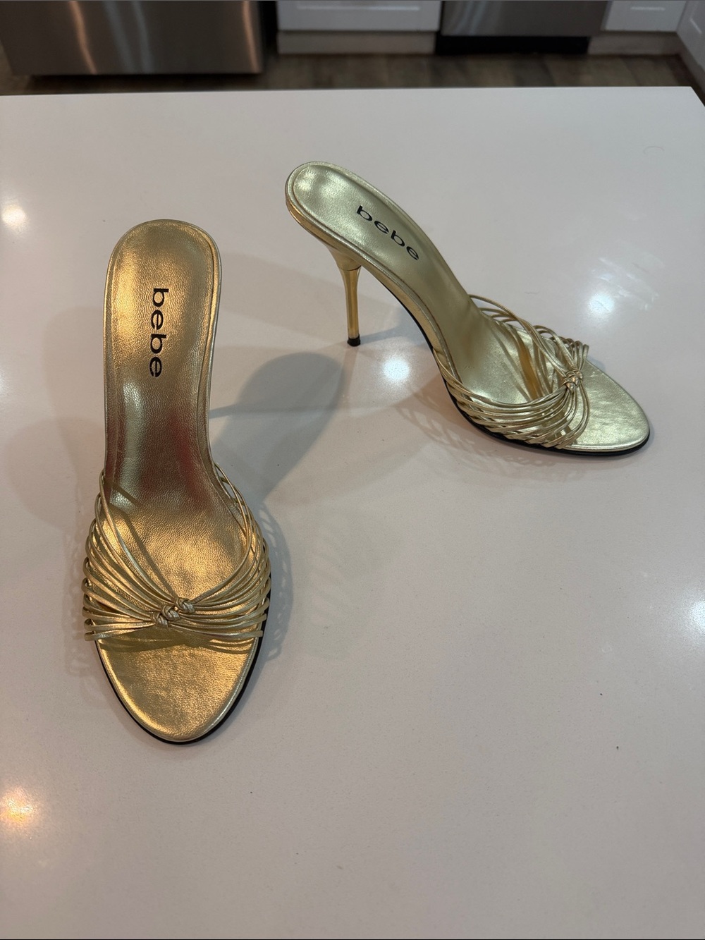 bebe Gold Knotted Strap Stiletto 👠 vintage Y2K